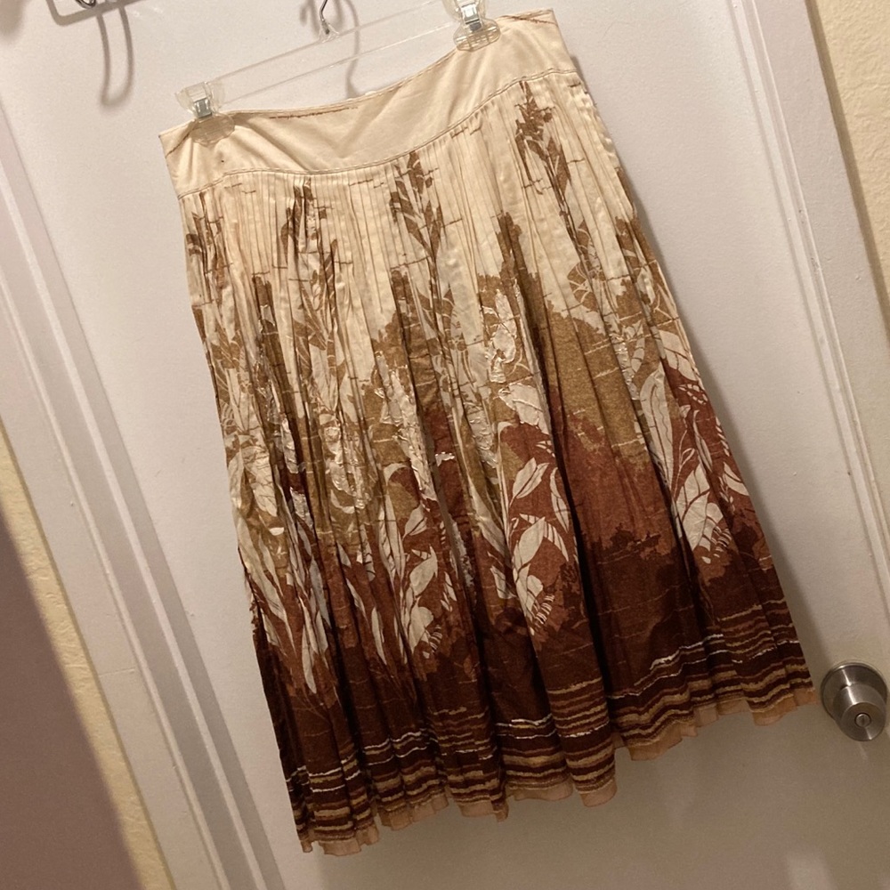ElieTahari Floral Dipped Pleated Embroidered Skirt